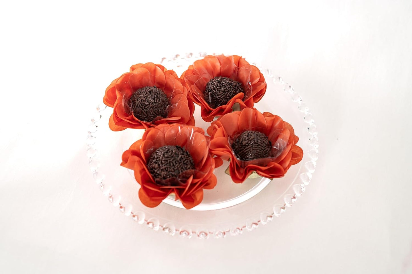 Handmade Paper Truffle Cups | Truffle Liners | Truffle Wrappers | Fominhas | Candy cups for chocolate | Forminhas de Brigadeiro | Candy liners - Pack of 20 - (Paper, Orange)