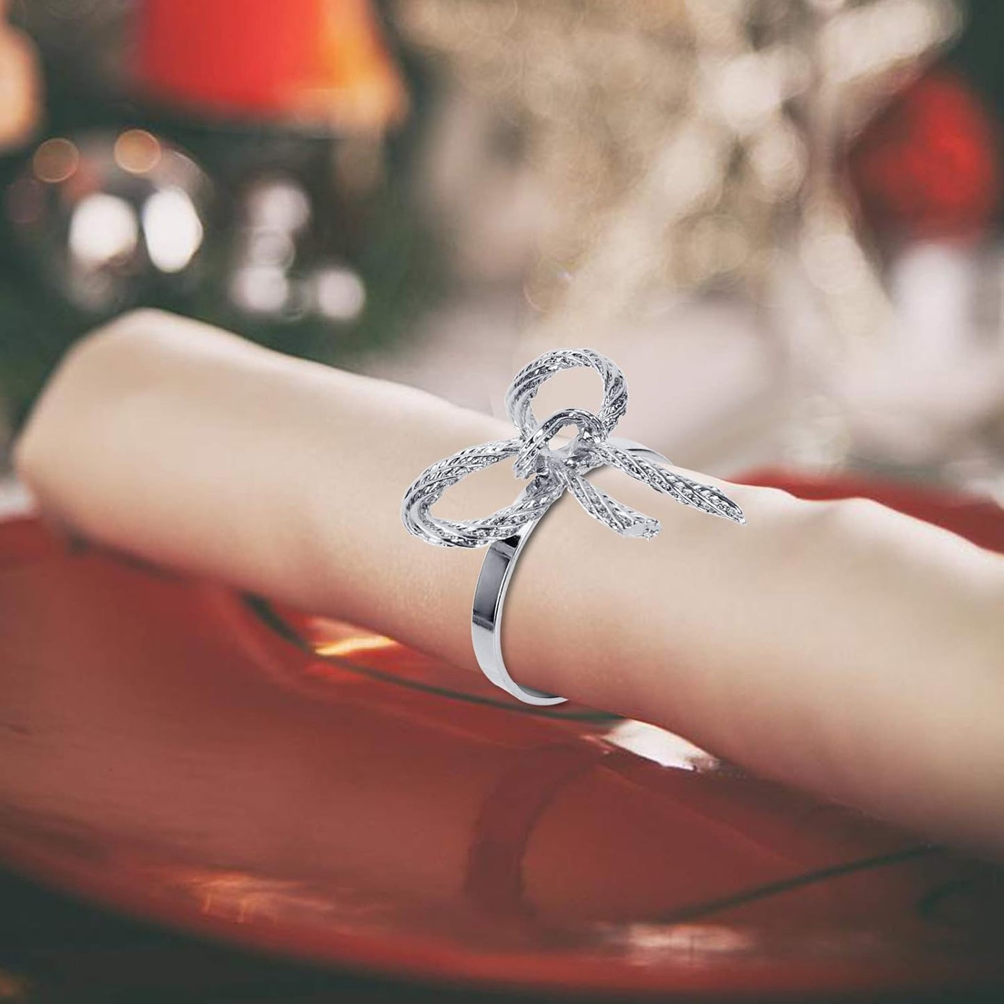 Pack of 12 Napkin Rings Alloy Hollow Out Flower Napkin Holder Dinning Table Napkin Ring for Dinner Parties Wedding Banquet Table Setting Family Gatherings Table Decor（Silver，12）