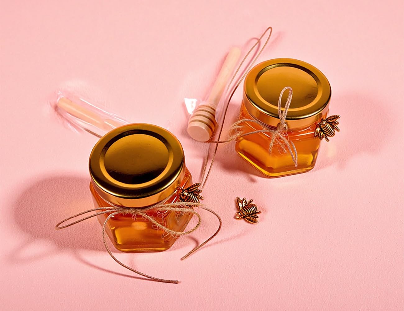 Adabocute Honey Pot, Mini Glass Honey Jars with Wood Dipper, Gold Lid, Bee Charms, Gold Organza Bags, Thank-you Tags, Ideal for Baby Showers Wedding Favors Party Favors, 2oz 30 Pack