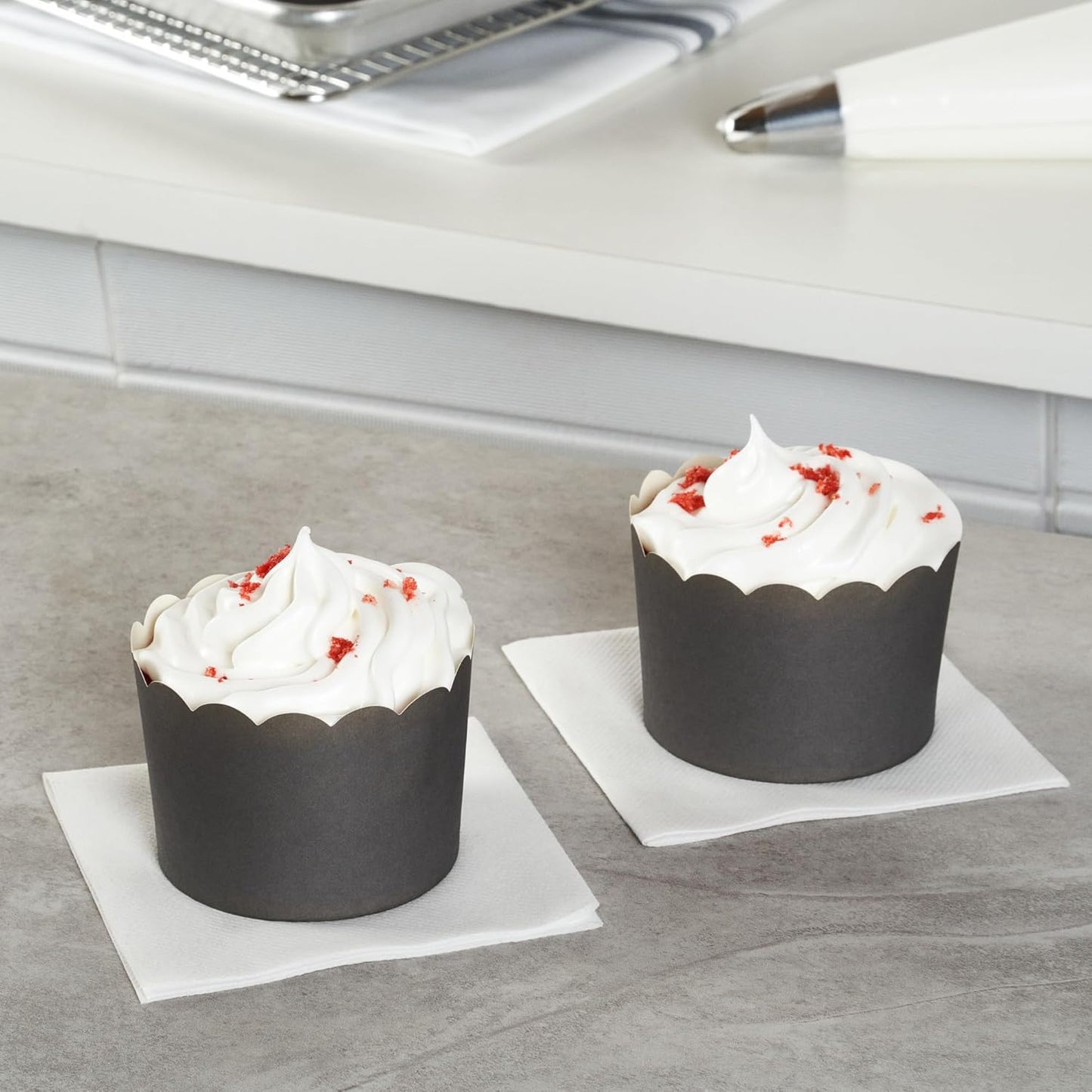 Panificio 10 Ounce Cupcake Wrappers, 200 Scalloped Baking Cups - Oven-Ready, Greaseproof, Gray Paper Cupcake Liners, Disposable, For Birthdays, Baby Showers, Or Weddings - Restaurantware