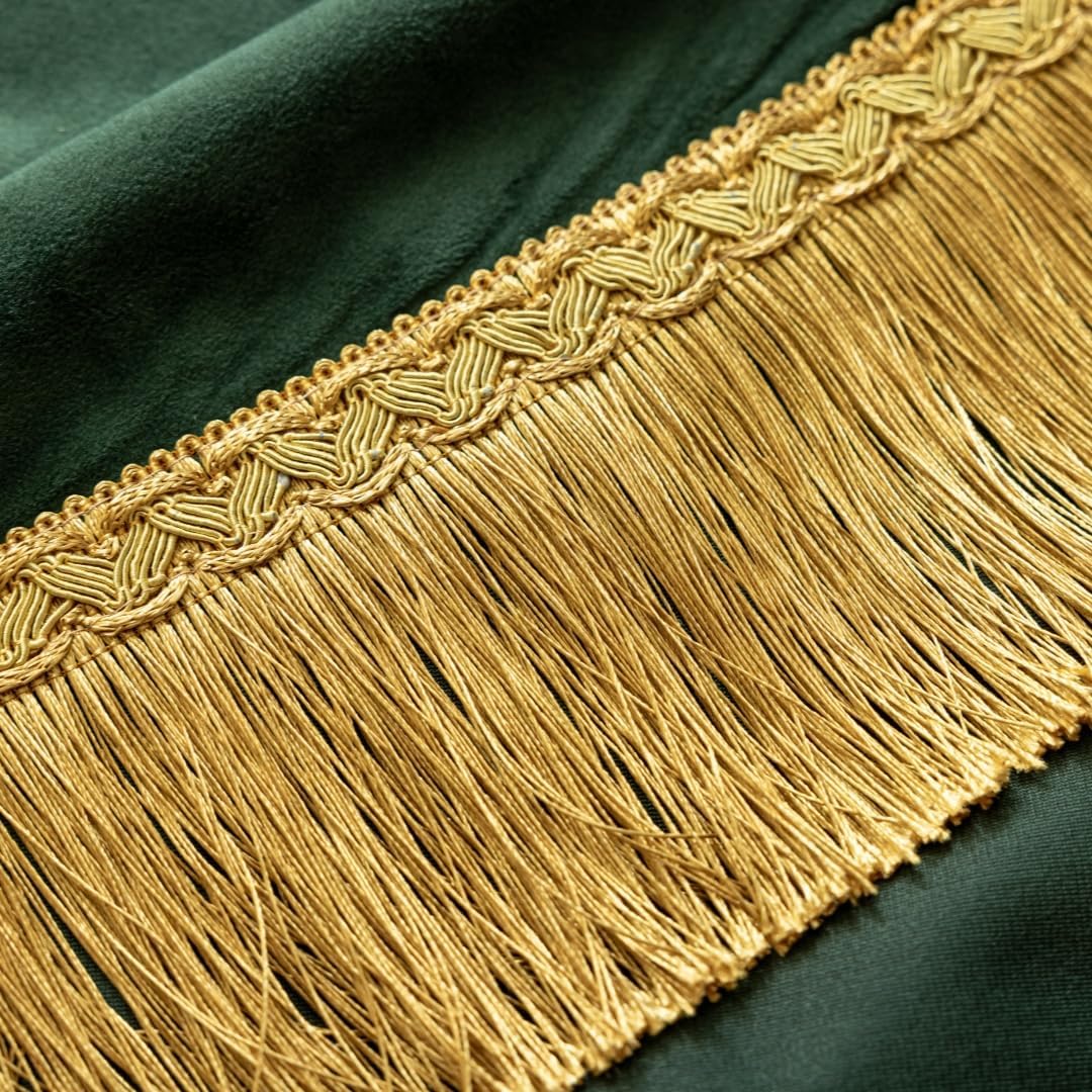 F-CHU Luxury Green Tablecloth Thickset Velvet Tablecloth with Beautiful Gold Tassels Vintage Table Cloth for Home Decor Wedding, Party, Banquet and Events 67" Round