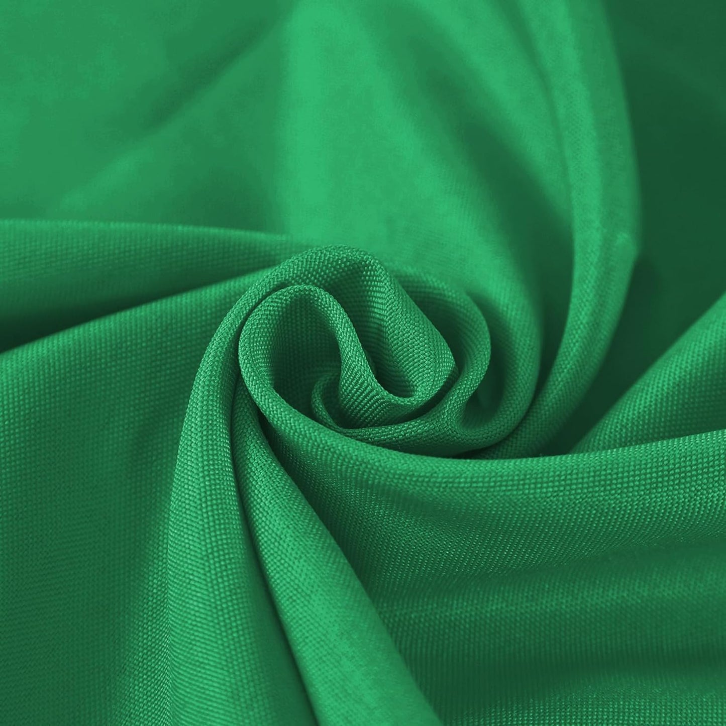 Fokitut 2 Pack Waterproof Round Tablecloth, 108 Inch, Stain Resistant and Wrinkle Polyester Table Cloth, Fabric Table Cover for Kitchen Dining, Wedding, Party, Holiday Dinner-Emerald