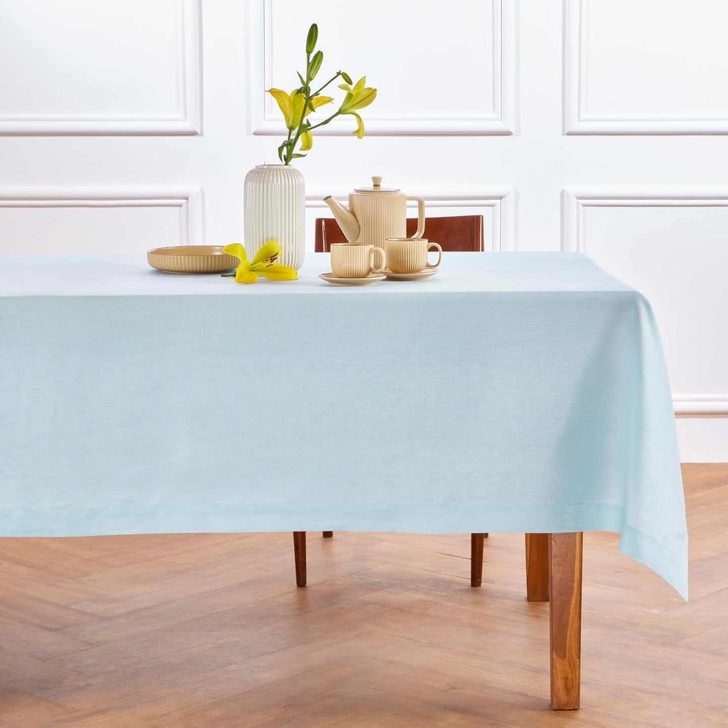 Solino Home Linen Tablecloth 60 x 90 Inch - 100% Pure Linen Ice Water Table Cloth for Rectangle Tables - Fete, Machine Washable Tablecloth for Christmas, Holiday