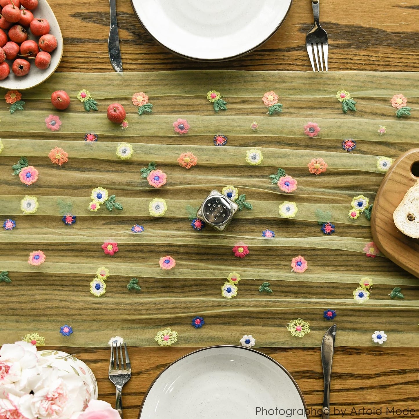 Artoid Mode Green Embroidery Daisy Gauze Table Runner 120 Inch 10FT, Seasonal Sheer Kitchen Dining Holiday Wedding Birthday Table Decor for Home Party