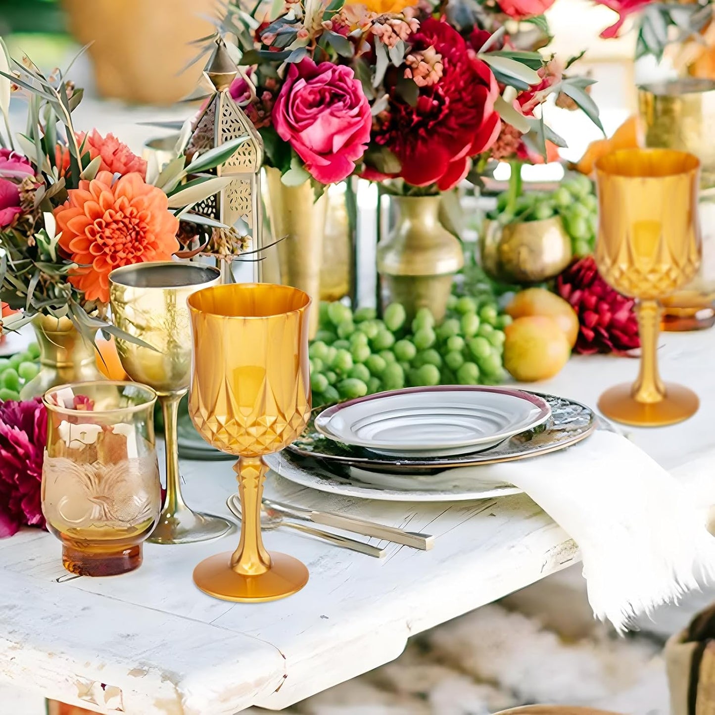 JLYLOL Plastic Vintage Wine Glasses 7OZ Plastic Goblets Vintage Drinking Glasses 12PCS Retro Wedding Glassware Water Goblets Reusable Drinking Cups for Party,Reception,Celebration,Bar,Whiskey(Amber)