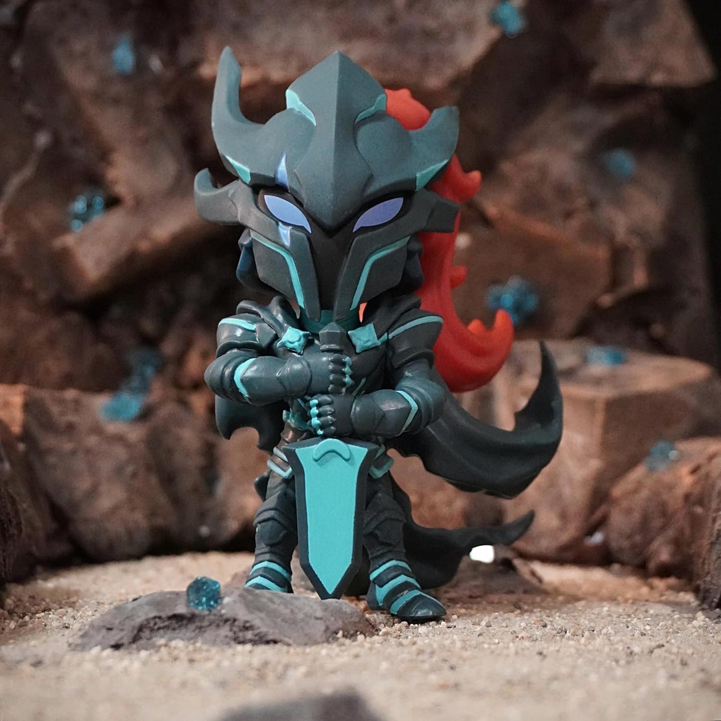 Youtooz Igris 5.3 Inch Vinyl Figure, Shadow Warrior Collectible from Solo Leveling, Igris Figurine for Webtoon and Anime Fans