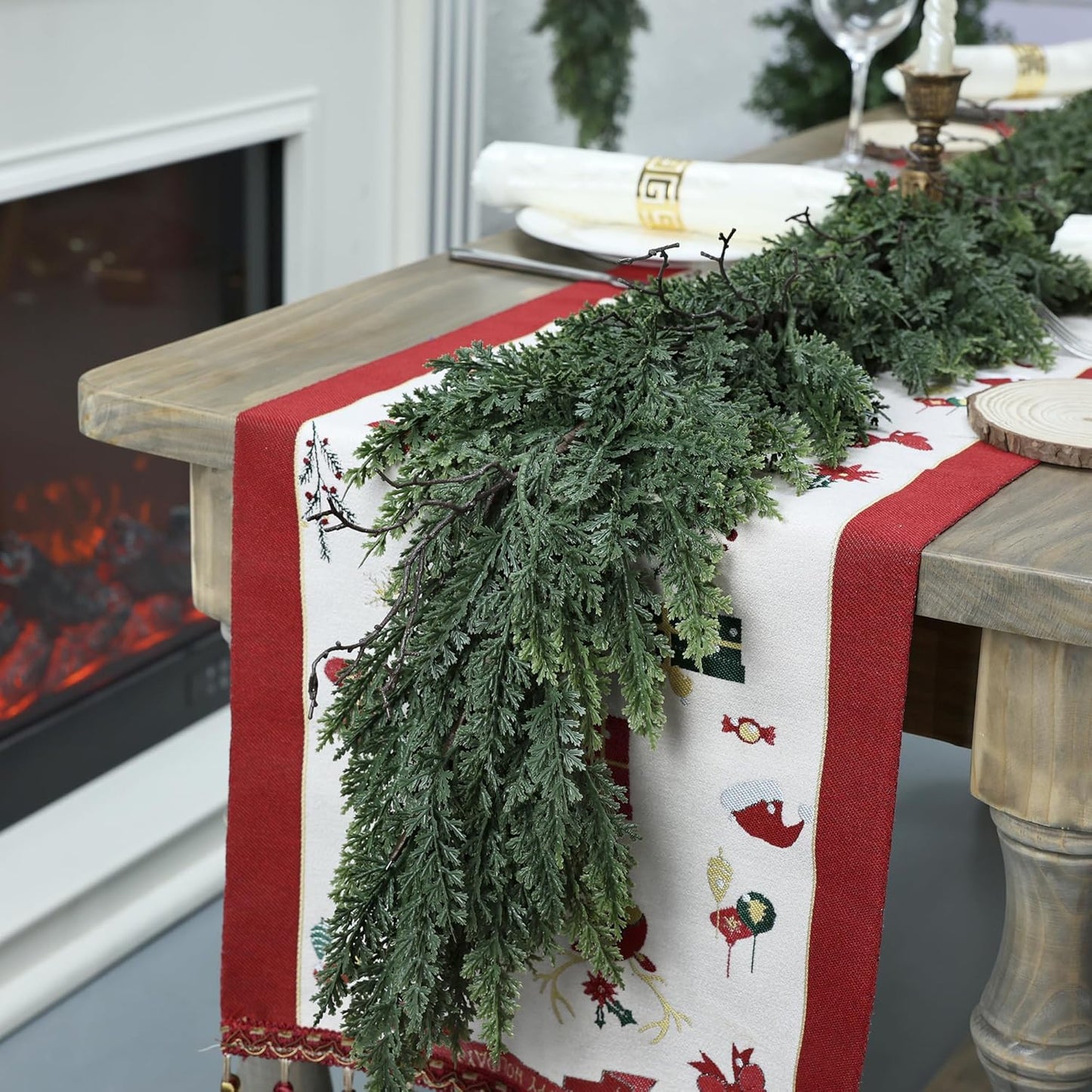 Realistic Christmas Garland for Mantle 9FT Real Touch Thick/Lush Artificial Cedar Garlands Christmas Decorations Indoor Christmas Garland for Stairs Railing Outdoor Table Xmas Holiday Decor Greenery