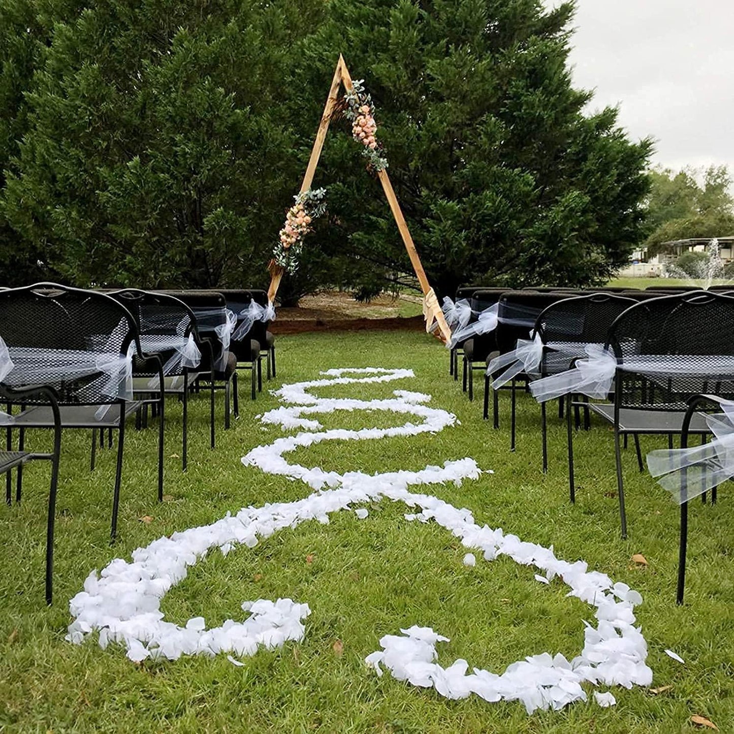 ocharzy 3000pcs Rose Petals Artificial Flower Petals Non-Woven Flower Rose Petals for Wedding Decorations Valentine's Day Romantic Night Party (White)