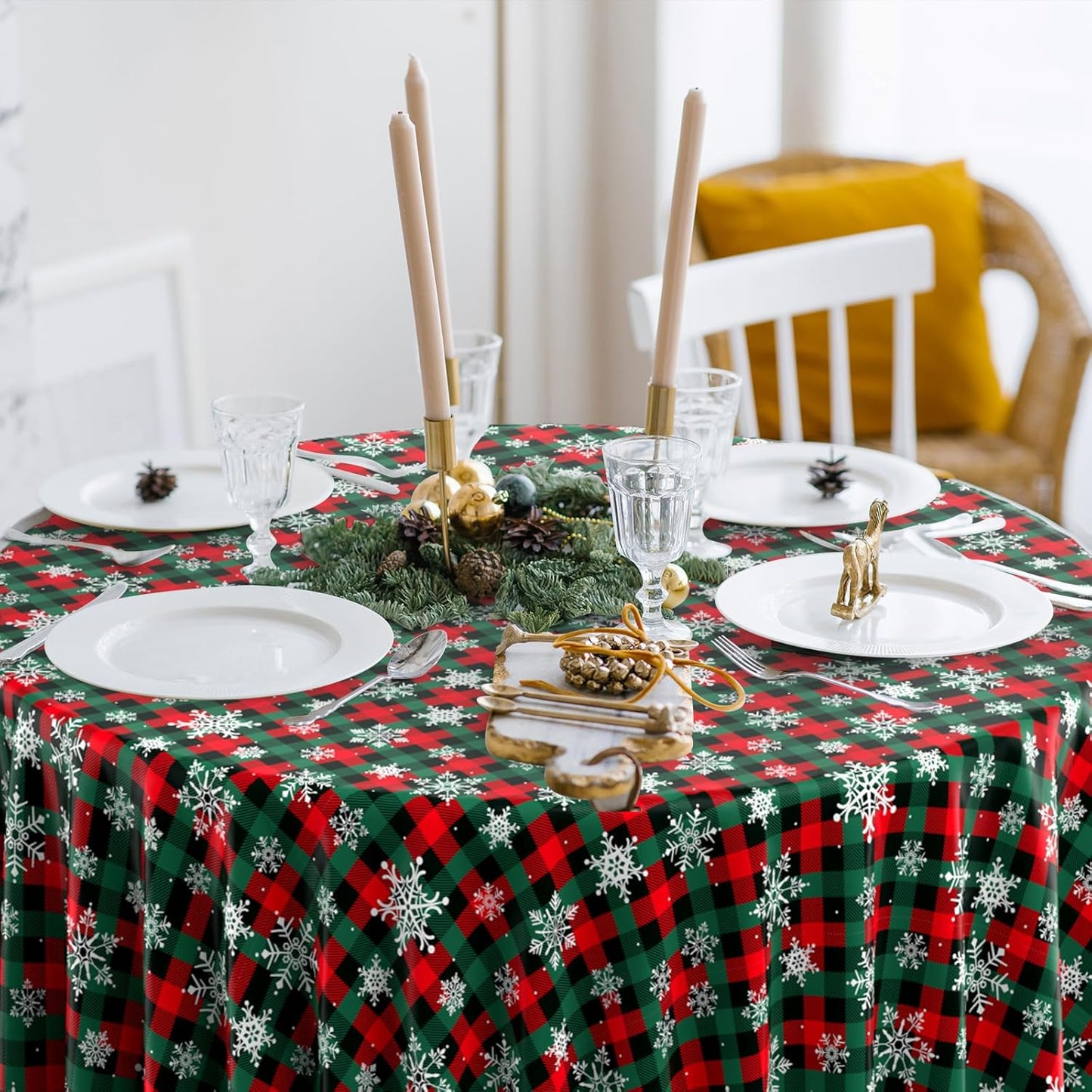 Jectivs 6Pcs Christmas Buffalo Plaid Snowflake Party Tablecloths Decorations,Plastic Red and Green Checkered Round Table Cover for Winter Christmas New Year Birthday Holiday Party Decorations,84 inch